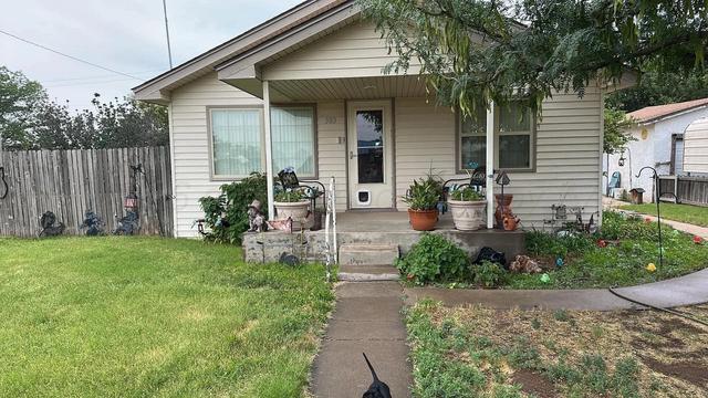 303 N Cornell Avenue Fritch Tx 79036 Ave, Fritch, TX 79036