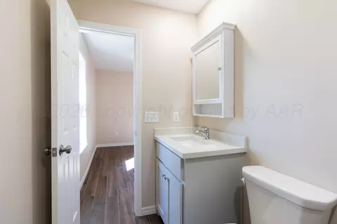 Bath - 5210 Royce Drive Amarillo Tx 79110-3017 Dr, Amarillo, TX 79110 photo 6 of 6