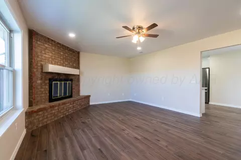 Living - 5210 Royce Drive Amarillo Tx 79110-3017 Dr, Amarillo, TX 79110 photo 2 of 4