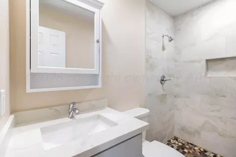 Bath - 5210 Royce Drive Amarillo Tx 79110-3017 Dr, Amarillo, TX 79110 photo 4 of 6