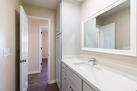 Bath - 5210 Royce Drive Amarillo Tx 79110-3017 Dr, Amarillo, TX 79110 photo 3 of 6