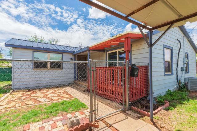300 S Maxwell Avenue Tulia Tx 79088 Ave, Tulia, TX 79088