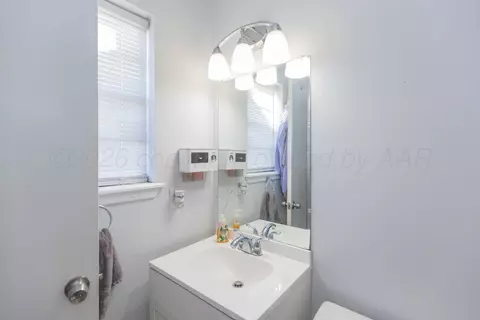 Bath - 5120 Temple Drive Amarillo Tx 79110-3131 Dr, Amarillo, TX 79110 photo 4 of 4
