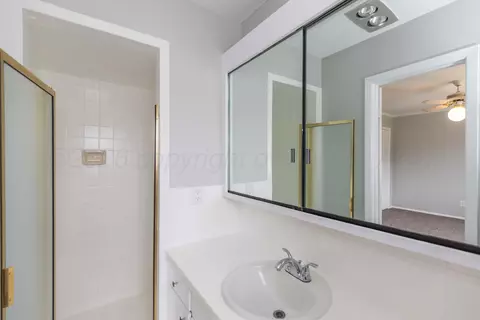 Bath - 2710 Emory Drive Amarillo Tx 79110 Dr, Amarillo, TX 79110 photo 4 of 5