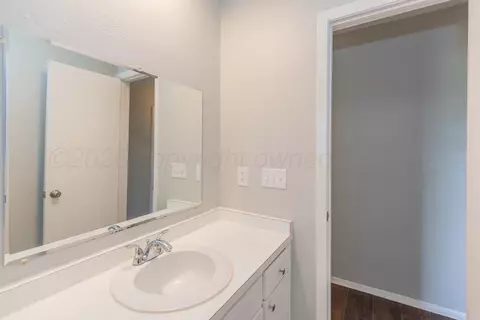 Bath - 2710 Emory Drive Amarillo Tx 79110 Dr, Amarillo, TX 79110 photo 3 of 5