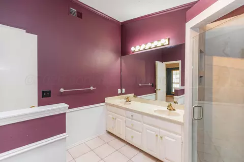 Bath - 4206 Relatta Avenue Amarillo Tx 79110 Ave, Amarillo, TX 79110 photo 3 of 4