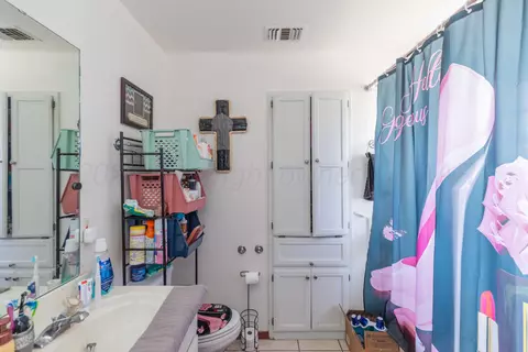 Bath - 5309 Spanky Lane Amarillo Tx 79110-3500 Ln, Amarillo, TX 79110 photo 2 of 2