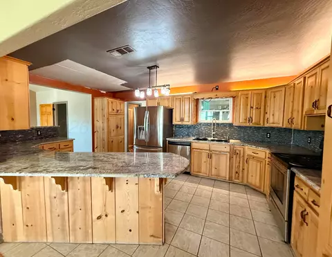 Kitchen - 6525 Cr E Stratford Tx 79084, Stratford, TX 79084 photo 2 of 4