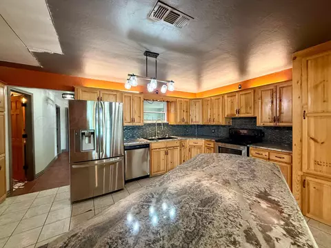 Kitchen - 6525 Cr E Stratford Tx 79084, Stratford, TX 79084 photo 3 of 4