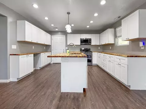 Kitchen - 119 Ash Street Borger Tx 79007 St, Borger, TX 79007 photo 1 of 5