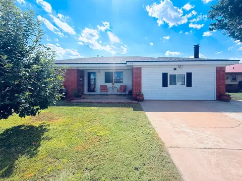 1716 Sunset Avenue Dumas Tx 79029-5526 Ave, Dumas, TX 79029