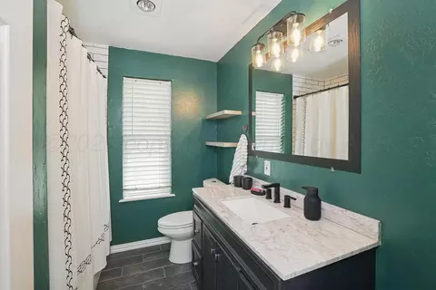 Bath - 5210 Susan Drive Amarillo Tx 79110-3129 Dr, Amarillo, TX 79110 photo 2 of 2