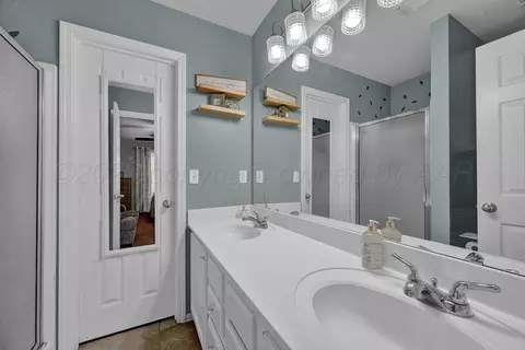 Bath - 1127 Pagoda Drive Amarillo Tx 79110-2639 Dr, Amarillo, TX 79110 photo 1 of 2