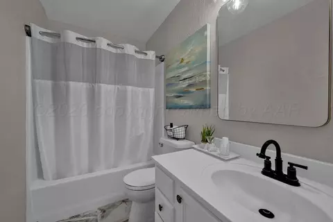 Bath - 1127 Pagoda Drive Amarillo Tx 79110-2639 Dr, Amarillo, TX 79110 photo 2 of 2