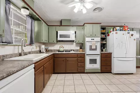 Kitchen - 8603 Olympia Drive Amarillo Tx 79110 Dr, Amarillo, TX 79110 photo 2 of 4