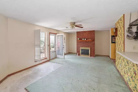 Living - 1001 Sterling Drive Amarillo Tx 79110 Dr, Amarillo, TX 79110 photo 1 of 2