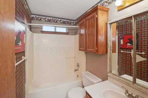 Bath - 1001 Sterling Drive Amarillo Tx 79110 Dr, Amarillo, TX 79110 photo 2 of 2