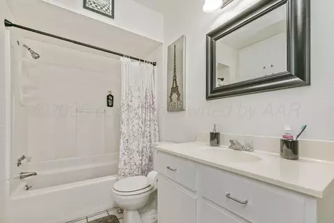Bath - 1311 Cooley Drive Borger Tx 79007 Dr, Borger, TX 79007 photo 3 of 4