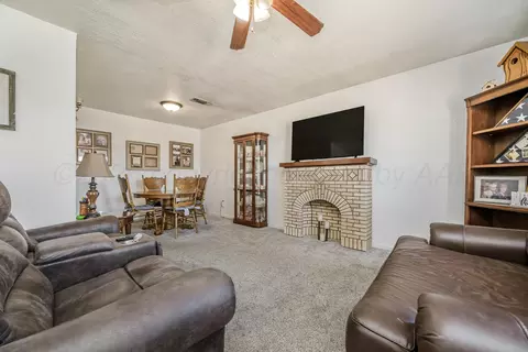 Living - 1311 Cooley Drive Borger Tx 79007 Dr, Borger, TX 79007 photo 1 of 1