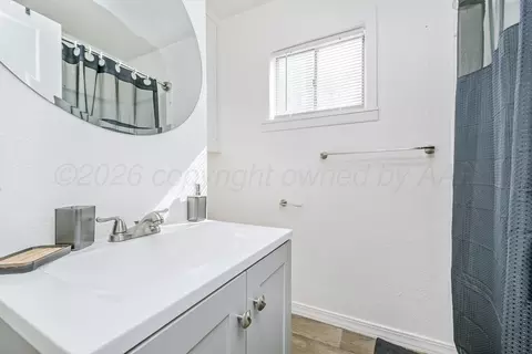Bath - 1311 Cooley Drive Borger Tx 79007 Dr, Borger, TX 79007 photo 4 of 4
