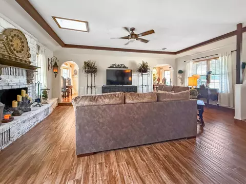 Living - 408 Bois D Arc Borger Tx 79007, Borger, TX 79007 photo 2 of 4