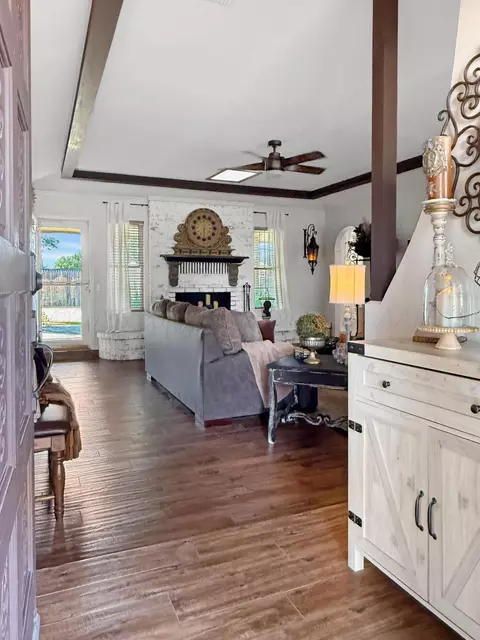 Entry Way - 408 Bois D Arc Borger Tx 79007, Borger, TX 79007 photo 1 of 3
