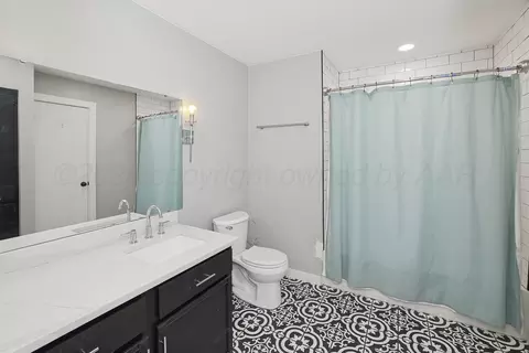 Bath - 4304 S Bonham Street Amarillo Tx 79110 St, Amarillo, TX 79110 photo 1 of 2