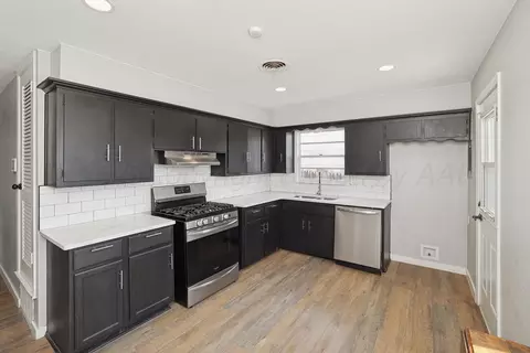 Kitchen - 4304 S Bonham Street Amarillo Tx 79110 St, Amarillo, TX 79110 photo 2 of 3