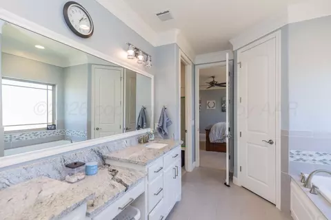 Bath - 9110 Trinity Drive Amarillo Tx 79119 Dr, Amarillo, TX 79119 photo 3 of 6