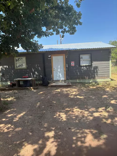 908 NW Avenue A Childress Tx 79201, Childress, TX 79201