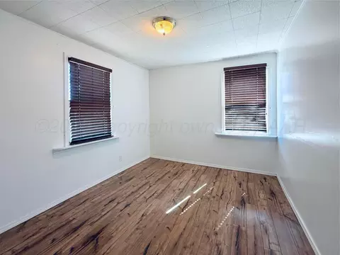 Bedroom - 611 E 3rd Street Dumas Tx 79029-4010 St, Dumas, TX 79029 photo 1 of 2