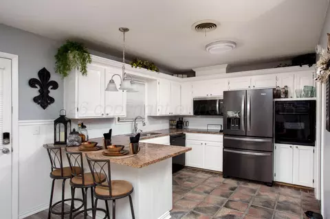 Kitchen - 4448 Mesa Circle Amarillo Tx 79109-5342 Cir, Amarillo, TX 79109 photo 1 of 2