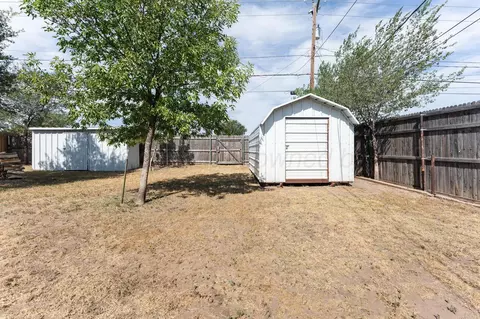 Exterior - 1301 Cooley Drive Borger Tx 79007 Dr, Borger, TX 79007 photo 4 of 5