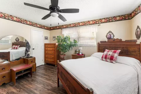 Bedroom - 1301 Cooley Drive Borger Tx 79007 Dr, Borger, TX 79007 photo 2 of 4