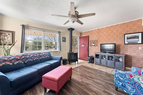 Living - 1301 Cooley Drive Borger Tx 79007 Dr, Borger, TX 79007 photo 2 of 2