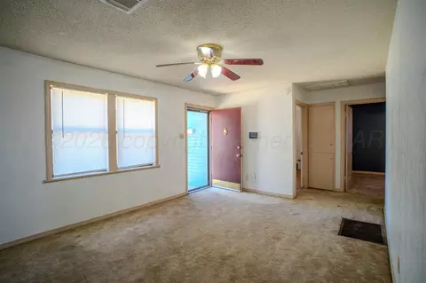 Living - 505 SW 45th Avenue Amarillo Tx 79110 Ave, Amarillo, TX 79110 photo 2 of 3