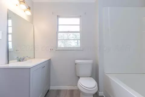 Bath - 2901 S Apache Street Amarillo Tx 79103-5601 St, Amarillo, TX 79103 photo 1 of 5