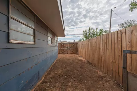 Exterior - 2901 S Apache Street Amarillo Tx 79103-5601 St, Amarillo, TX 79103 photo 4 of 5