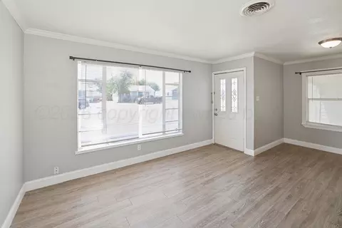 Living - 4613 S Lipscomb Street Amarillo Tx 79110-2621 St, Amarillo, TX 79110 photo 2 of 3