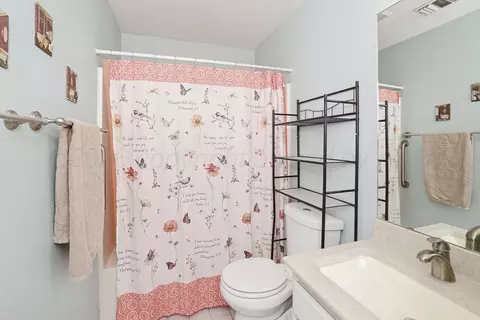 Bath - 1120 Shasta Drive Amarillo Tx 79110-3522 Dr, Amarillo, TX 79110 photo 2 of 2