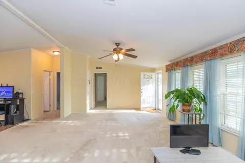 Living - 4009 Echo Drive Amarillo Tx 79108-5361 Dr, Amarillo, TX 79108 photo 3 of 4