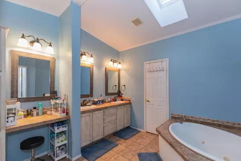 Bath - 4009 Echo Drive Amarillo Tx 79108-5361 Dr, Amarillo, TX 79108 photo 1 of 6
