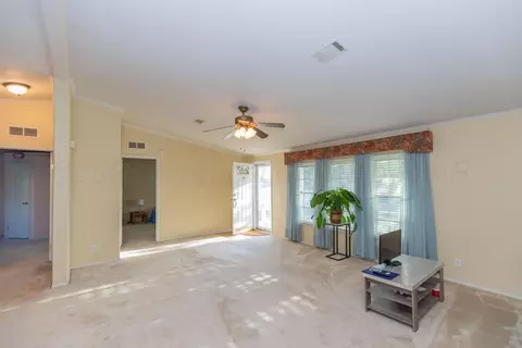 Living - 4009 Echo Drive Amarillo Tx 79108-5361 Dr, Amarillo, TX 79108 photo 2 of 4