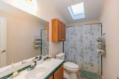Bath - 4009 Echo Drive Amarillo Tx 79108-5361 Dr, Amarillo, TX 79108 photo 4 of 6
