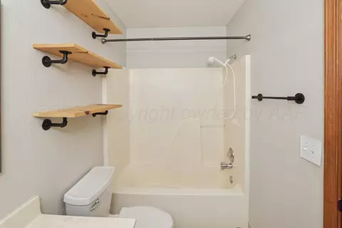 Bath - 1005 Sterling Drive Amarillo Tx 79110-3501 Dr, Amarillo, TX 79110 photo 3 of 3