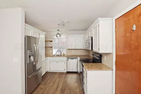 Kitchen - 1005 Sterling Drive Amarillo Tx 79110-3501 Dr, Amarillo, TX 79110 photo 2 of 3