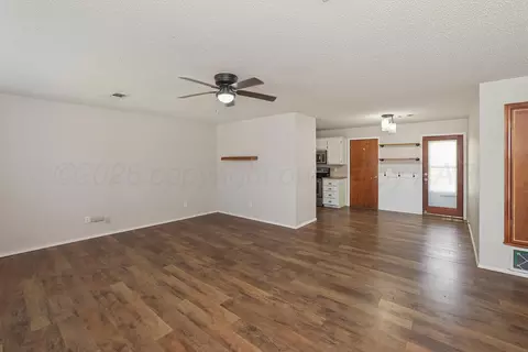 Living - 1005 Sterling Drive Amarillo Tx 79110-3501 Dr, Amarillo, TX 79110 photo 2 of 4
