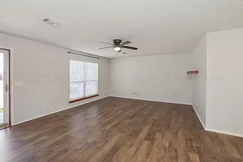 Living - 1005 Sterling Drive Amarillo Tx 79110-3501 Dr, Amarillo, TX 79110 photo 3 of 4