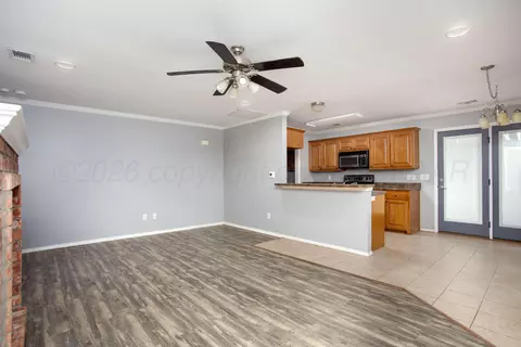 Living - 4534 Steffi Court Amarillo Tx 79110-1748 Ct, Amarillo, TX 79110 photo 4 of 7