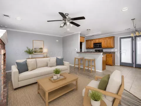 Living - 4534 Steffi Court Amarillo Tx 79110-1748 Ct, Amarillo, TX 79110 photo 5 of 7